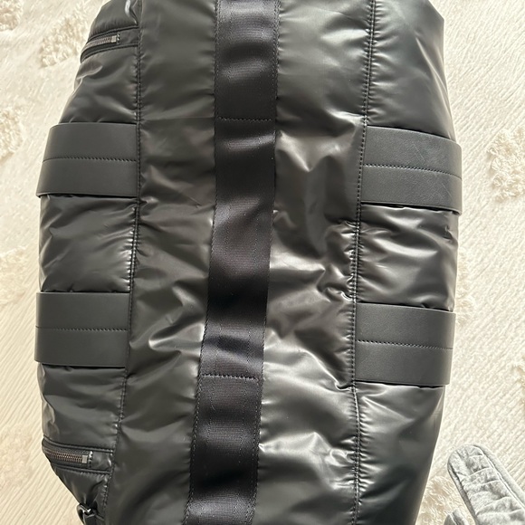 Caraa Remus Duffle - Picture 8 of 16